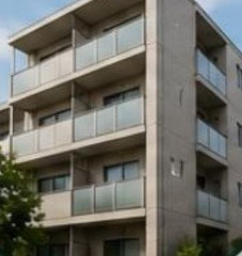 建物を現地確認する様子